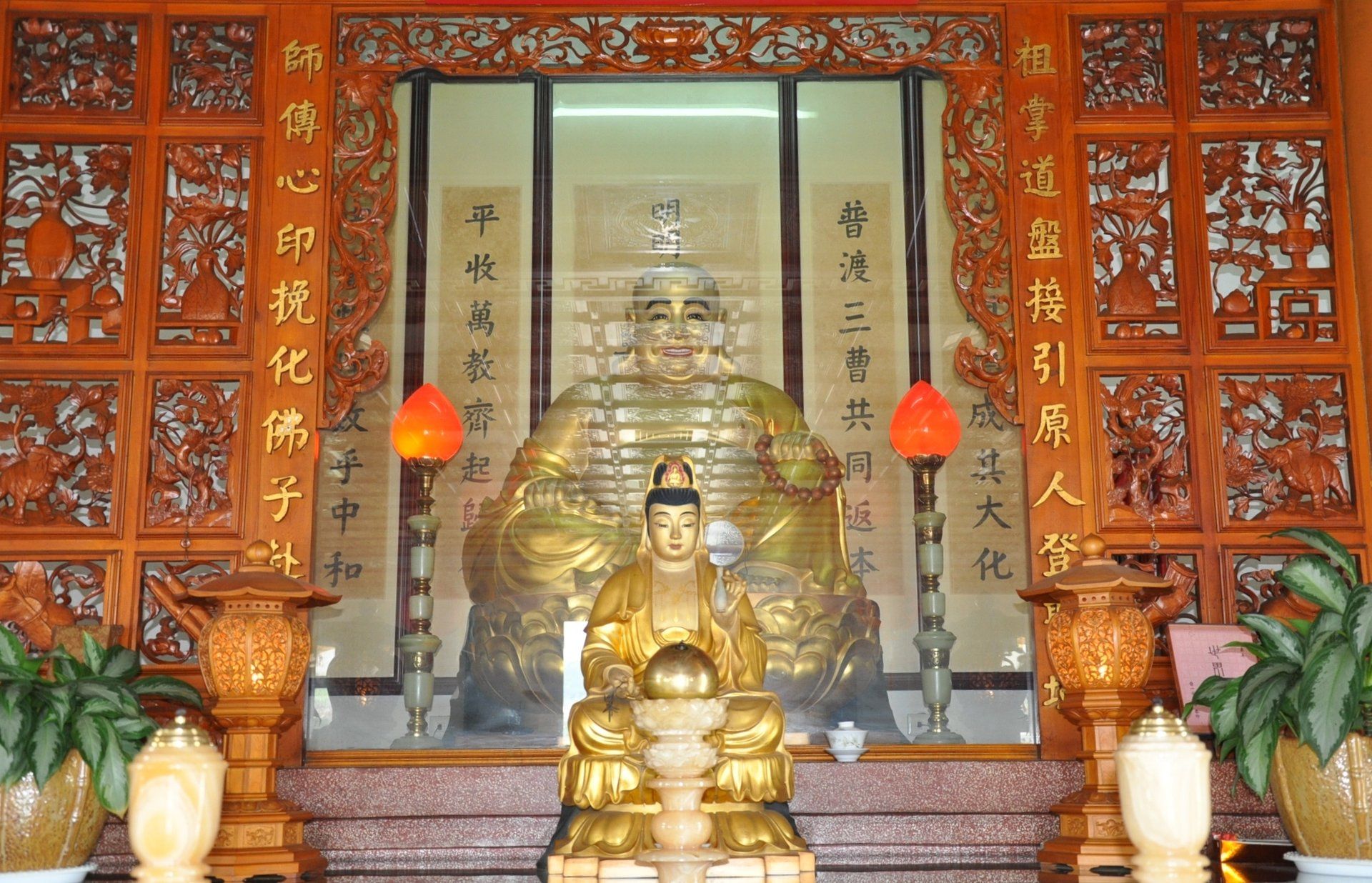 主祀~彌勒祖師 主祀~彌勒祖師
