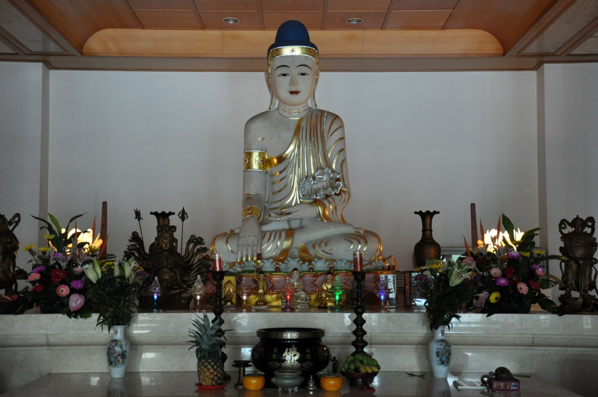 主祀~釋迦牟尼佛 主祀~釋迦牟尼佛