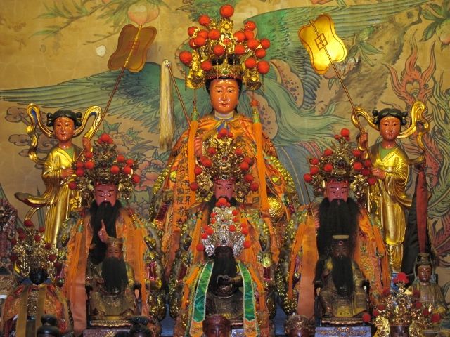 正殿中龕主祀董雙成仙姑 正殿中龕主祀董雙成仙姑