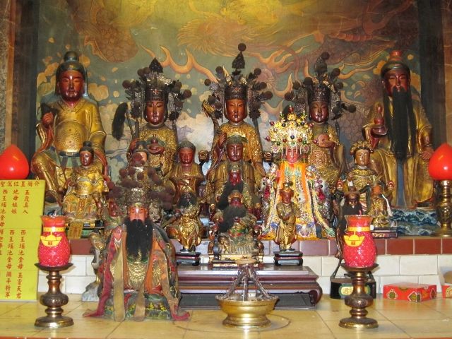 太壽殿祀:西王瑤池金母、地母娘娘、九天玄女、玉鼎真人、修道真人 太壽殿祀:西王瑤池金母、地母娘娘、九天玄女、玉鼎真人、修道真人