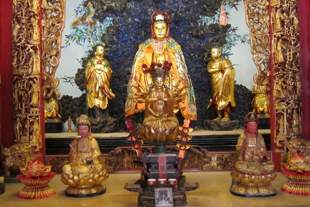 二樓佛祖殿主祀觀音佛祖 二樓佛祖殿主祀觀音佛祖
