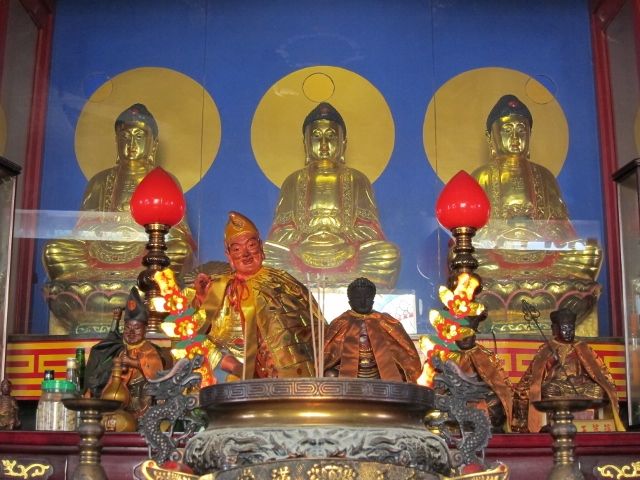 三寶禪寺中龕主祀三寶佛 三寶禪寺中龕主祀三寶佛|許淑惠|2012/6/25|