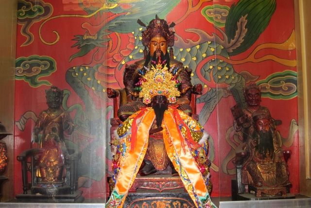 正殿左龕祀大眾爺 正殿左龕祀大眾爺