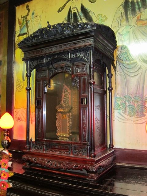 善賢廳祀奉:黃清桂、林玉池兩位先賢的長生祿位。 善賢廳祀奉:黃清桂、林玉池兩位先賢的長生祿位。