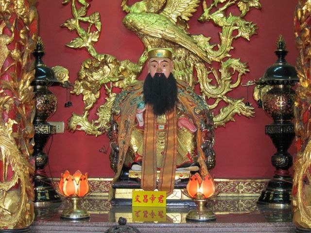 三樓右龕祀文昌帝君 三樓右龕祀文昌帝君