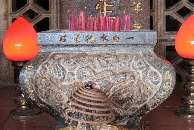 「石雕香爐」,民國己未年吉月 「石雕香爐」,民國己未年吉月