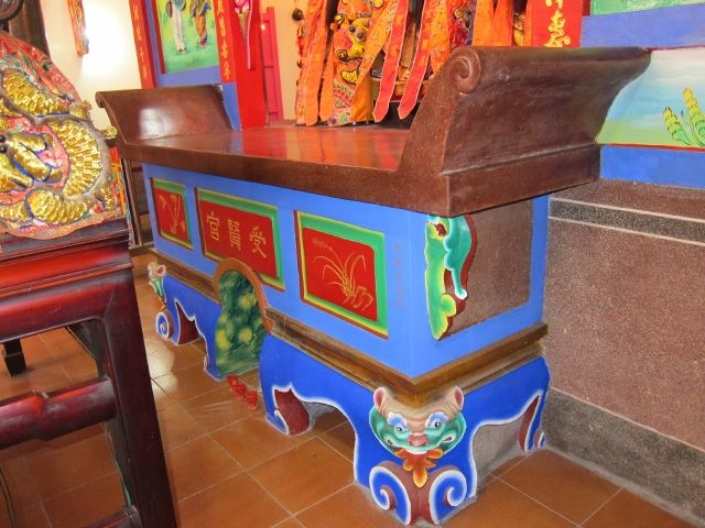 「受賢宮案桌」洗石仔 (修復後) 「受賢宮案桌」洗石仔 (修復後)