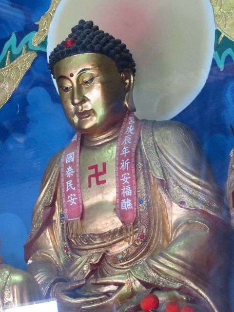 二樓正殿中龕主祀:釋迦牟尼佛 (2) 二樓正殿中龕主祀:釋迦牟尼佛 (2)