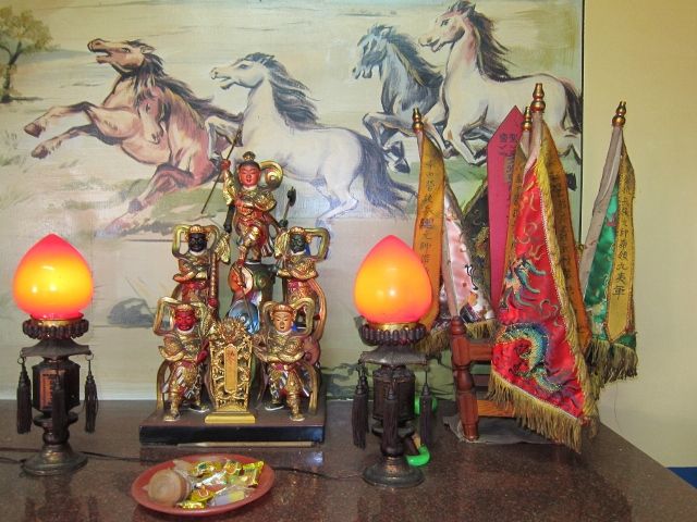 右二廂房「將軍府」祀:五營將軍 右二廂房「將軍府」祀:五營將軍
