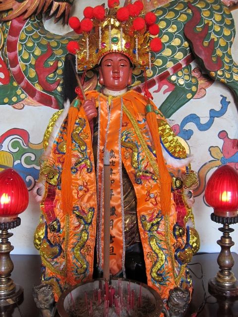 佛祖殿右龕祀:董仙姑 佛祖殿右龕祀:董仙姑