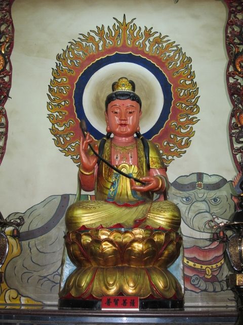 三樓「普霖禪寺」右龕祀文殊師利菩薩 三樓「普霖禪寺」右龕祀文殊師利菩薩