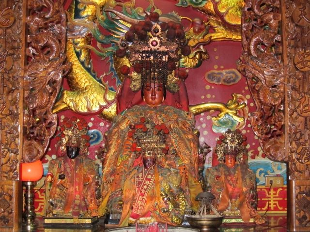 二樓右龕祀天上聖母 二樓右龕祀天上聖母