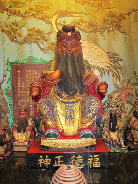 一樓正殿右龕祀:福德正神 一樓正殿右龕祀:福德正神