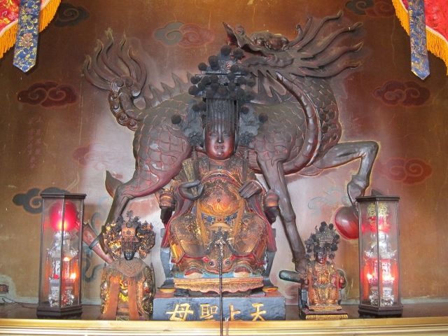 二樓正殿左龕祀:天上聖母 二樓正殿左龕祀:天上聖母