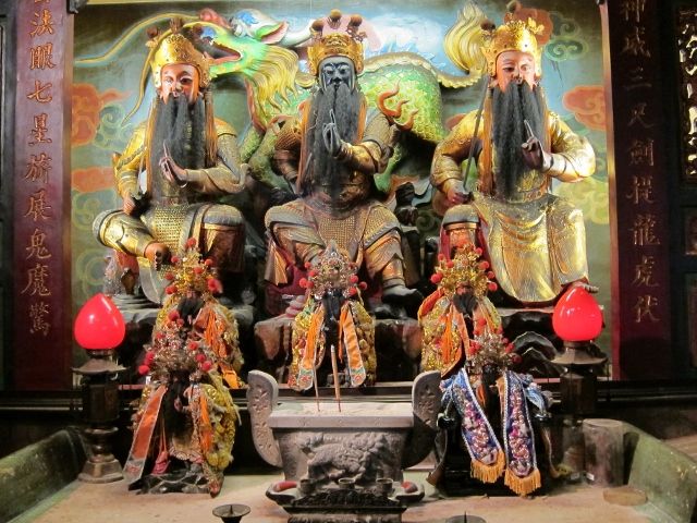 大殿左龕奉祀玄天上帝 大殿左龕奉祀玄天上帝
