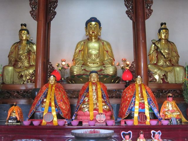 開林寺三樓佛祖殿 開林寺泥塑佛祖三尊 (2)|許淑惠|2011/9/1|